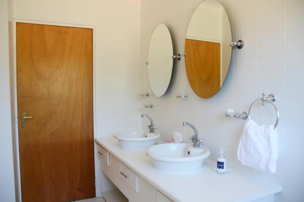 Vrede Fountain House Farm Stay Graaff-Reinet Екстериор снимка